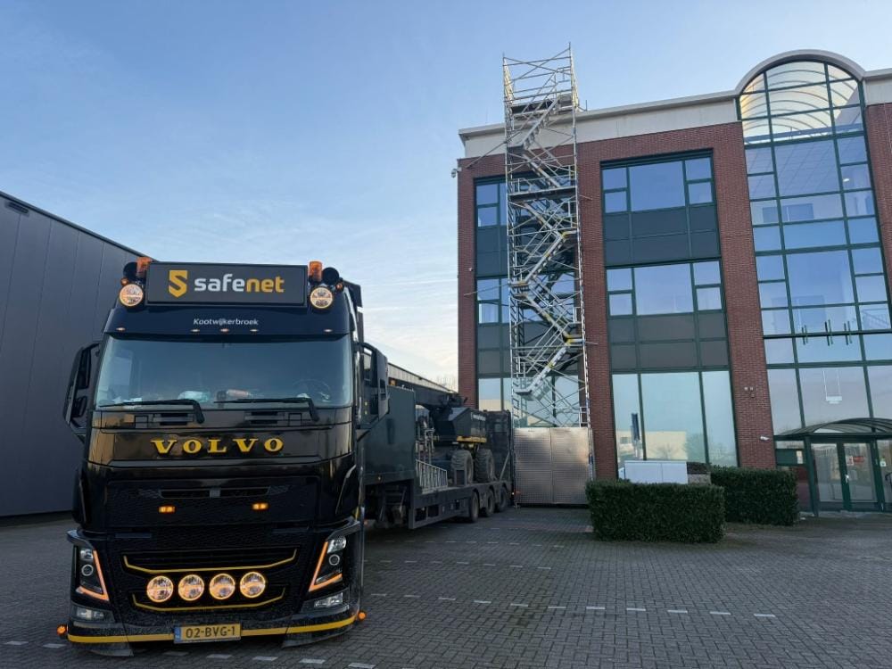 Trappentoren voor KampDak B.V. bij KPN gebouw in Ede